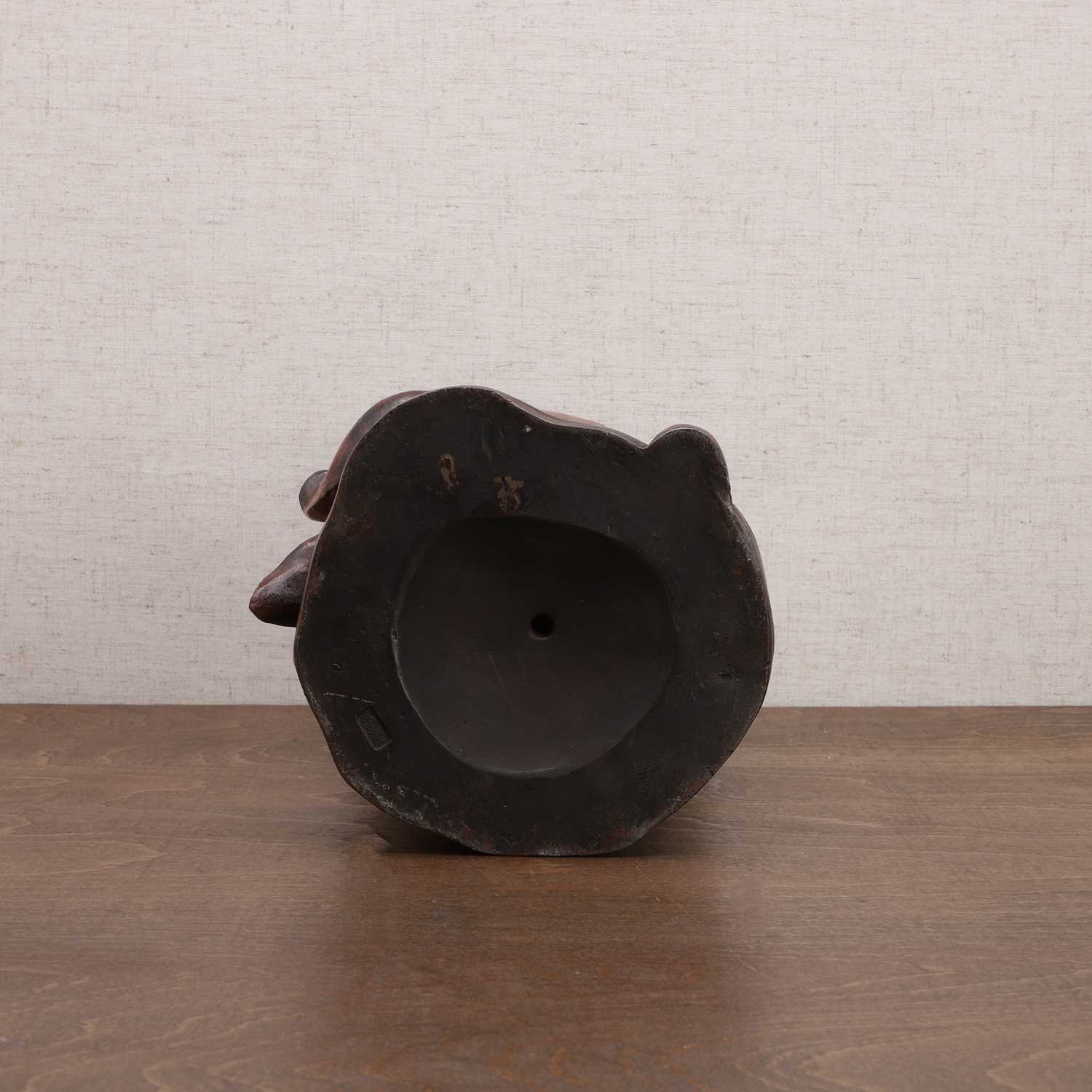 A Japanese Bizen-type stoneware figure, - Image 7 of 7