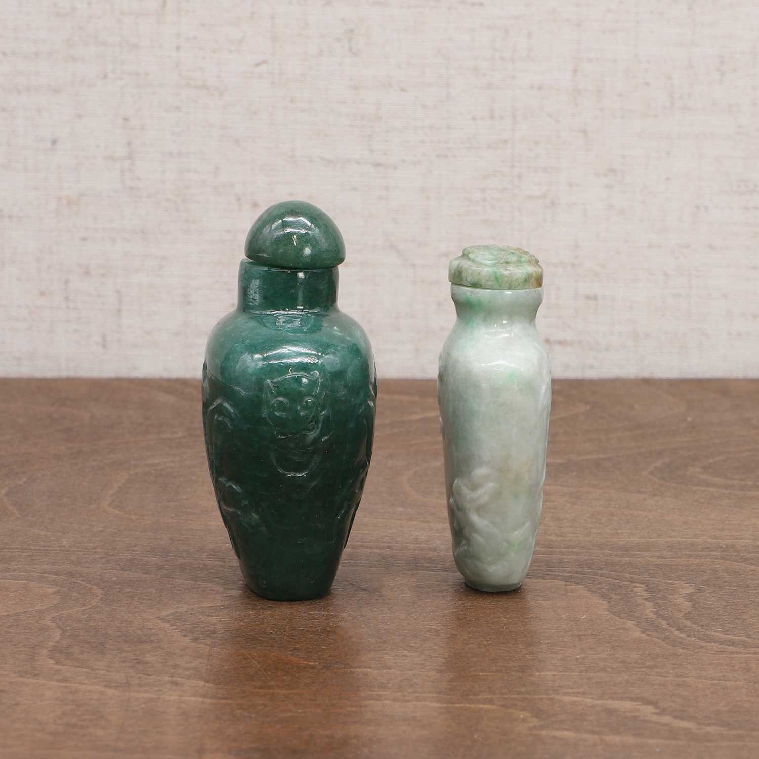 Two Chinese snuff bottles, - Image 2 of 6