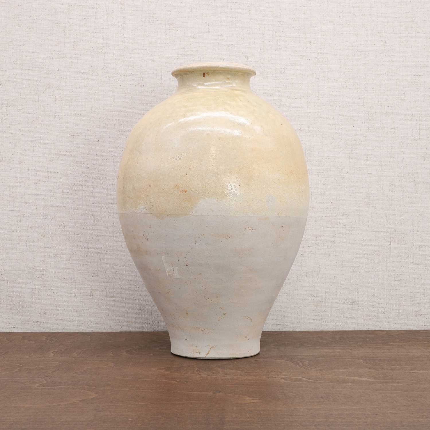 A Chinese Gongyi ware white-glazed jar, - Image 4 of 7