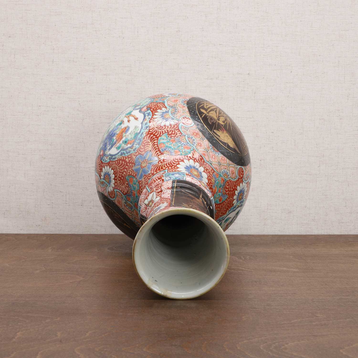A Japanese Imari vase, - Image 6 of 6
