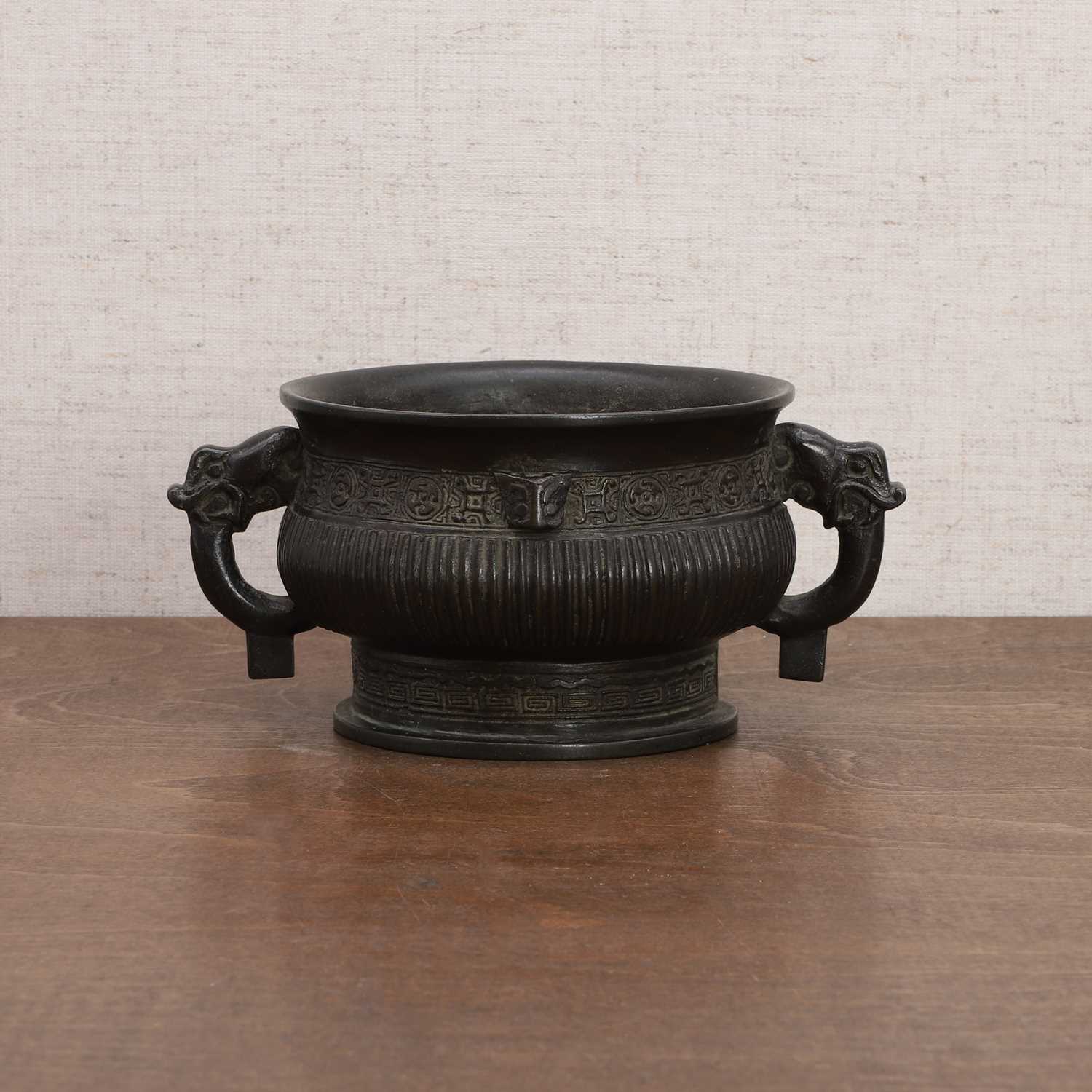 A Chinese bronze incense burner, - Image 3 of 7