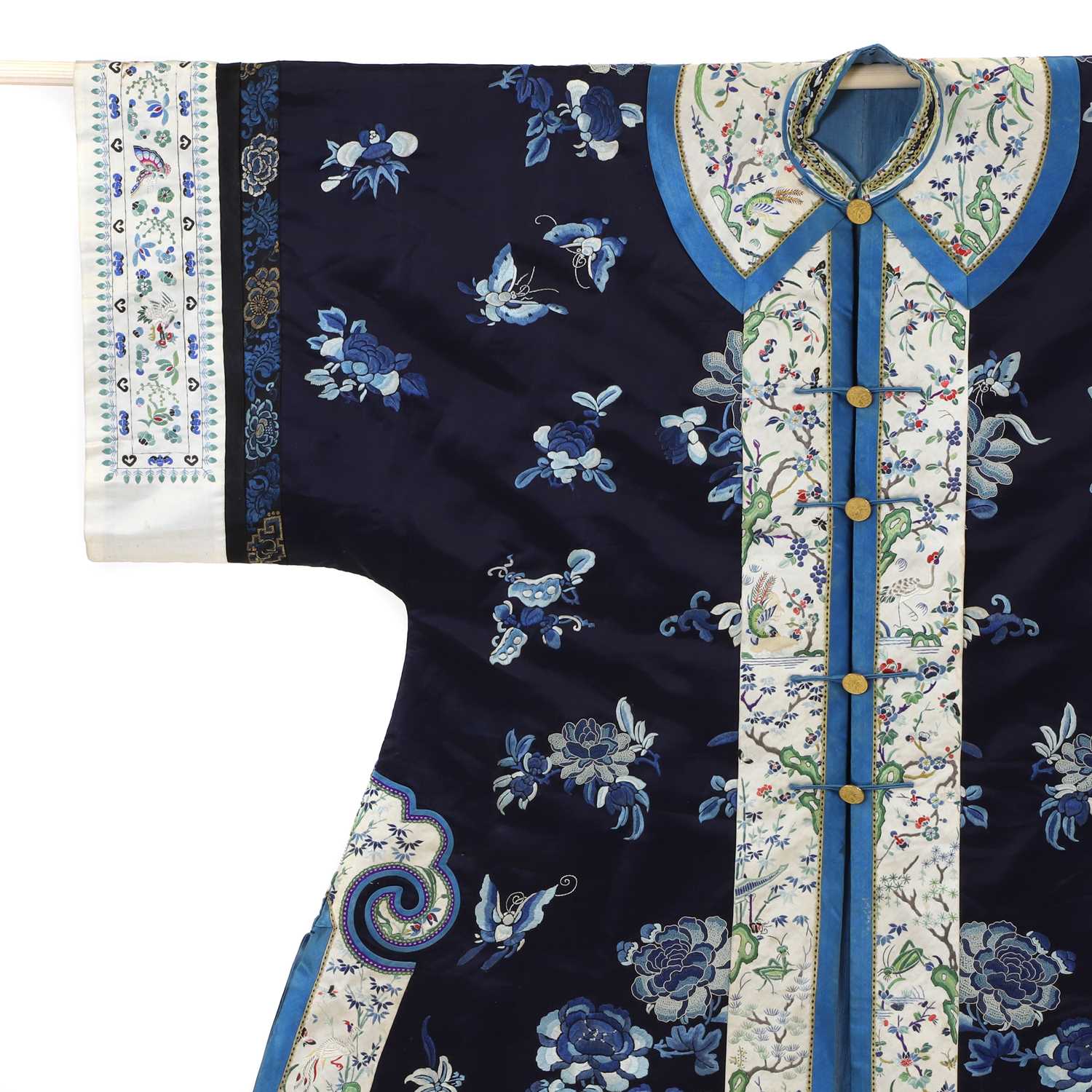 A Chinese embroidered lady's robe, - Image 3 of 10