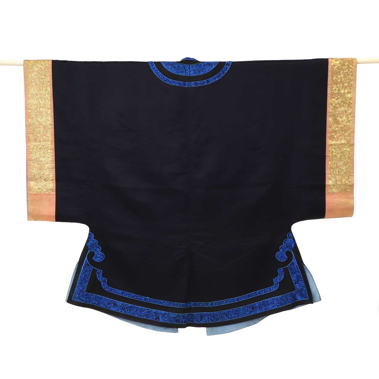 A Chinese embroidered lady's robe, - Image 2 of 9