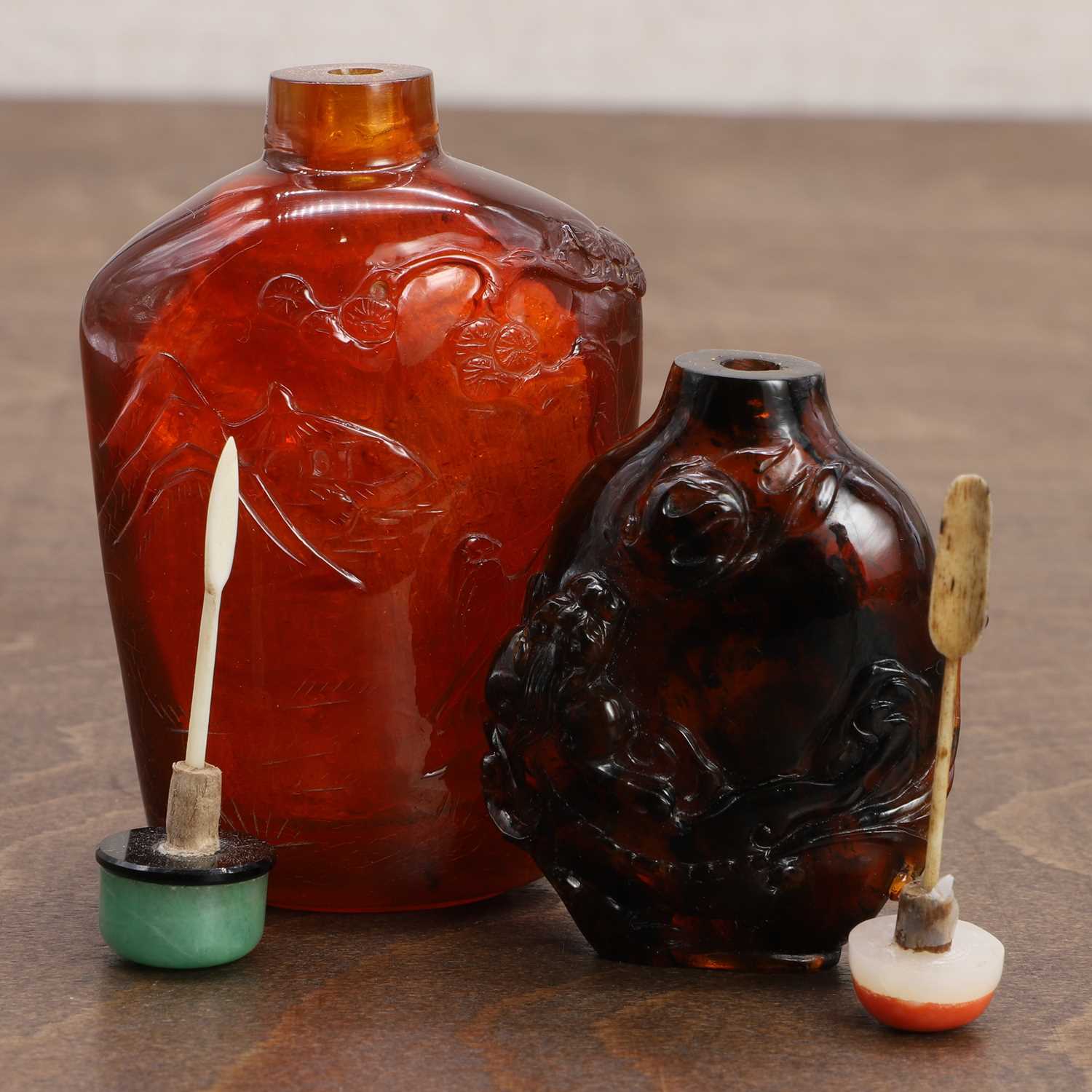 Two Chinese amber snuff bottles, - Image 8 of 8