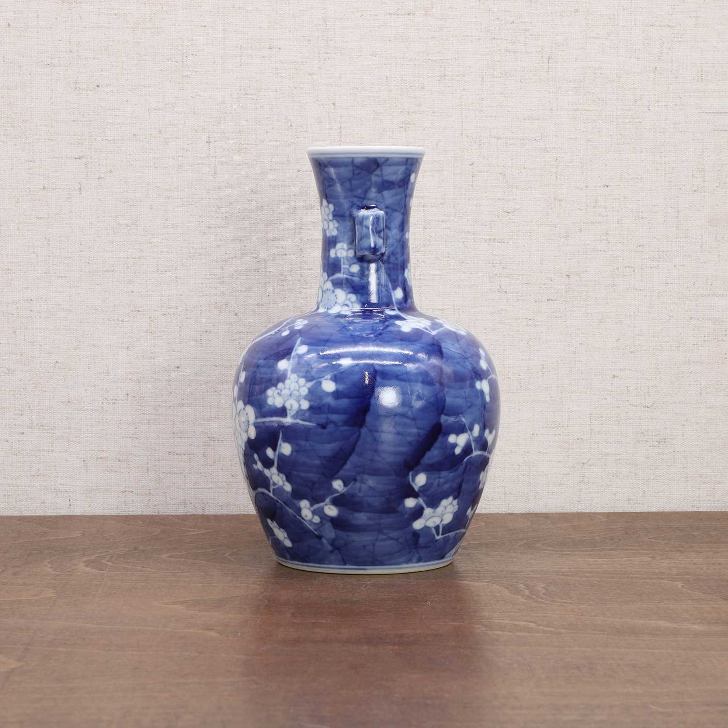 A Chinese blue and white vase, - Image 4 of 7