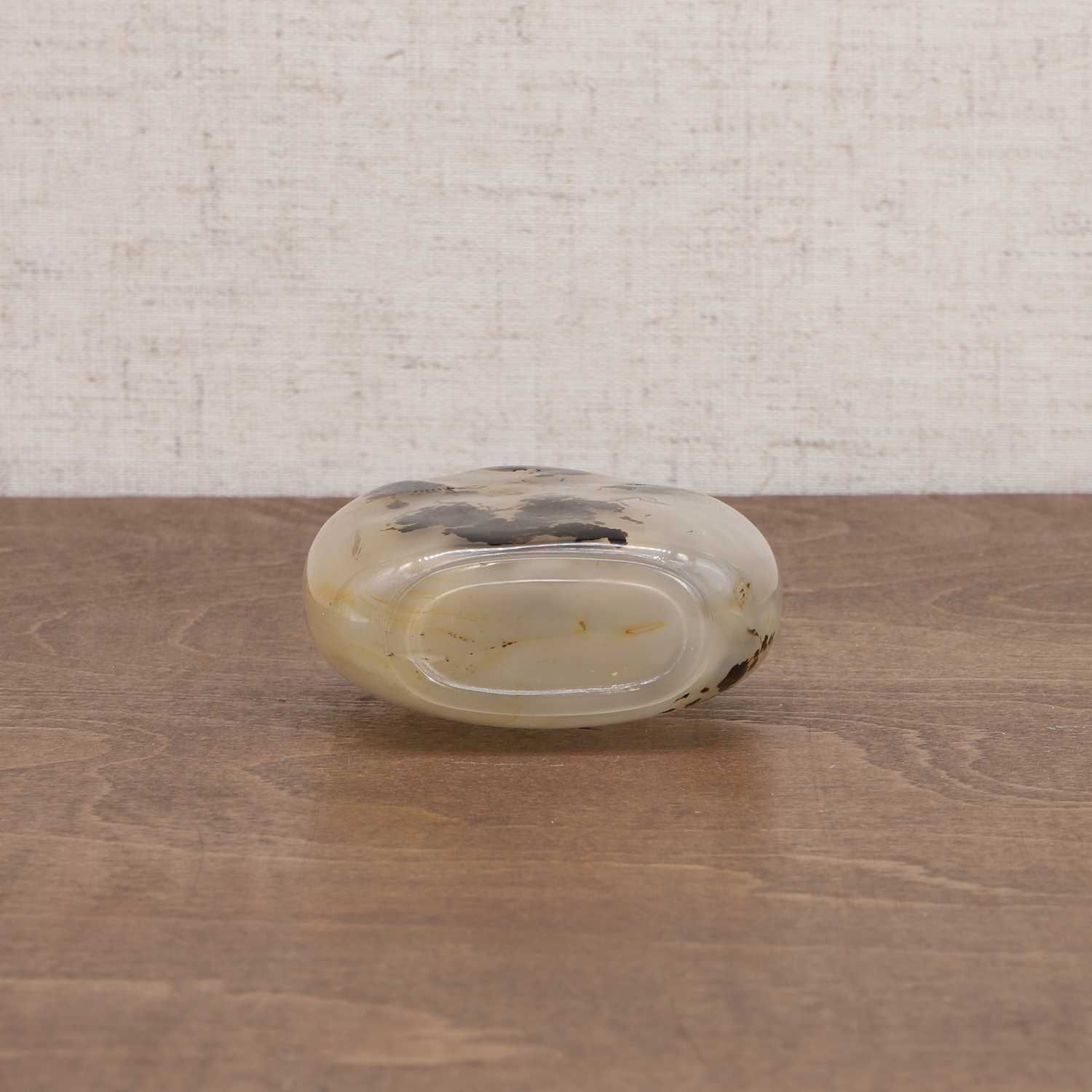 A Chinese agate snuff bottle, - Image 6 of 7