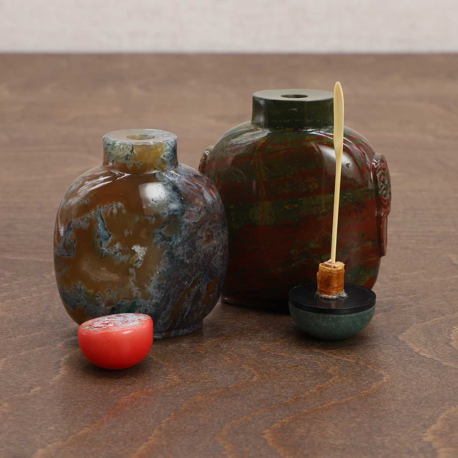 Two Chinese jasper snuff bottles, - Image 7 of 7