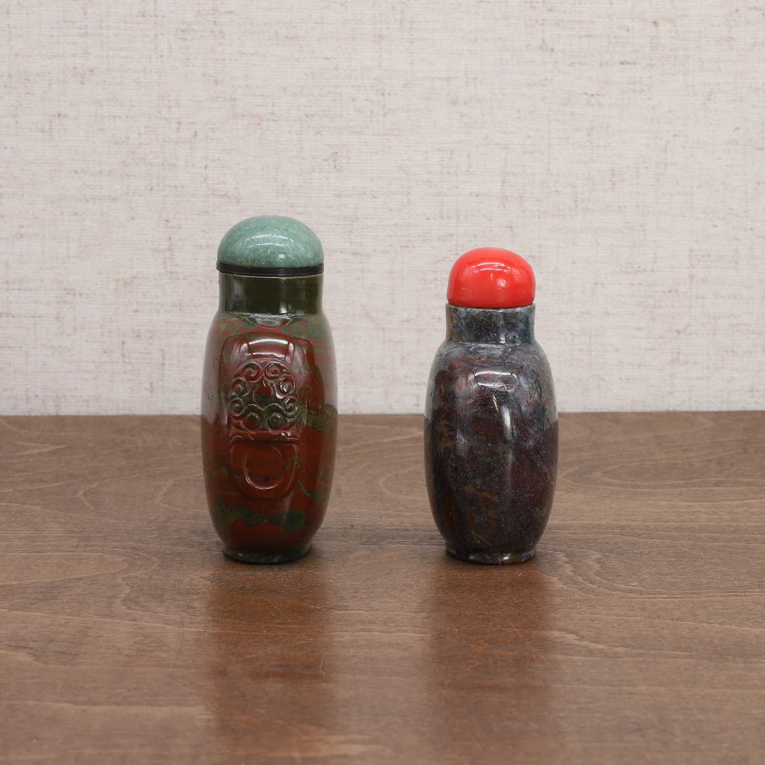 Two Chinese jasper snuff bottles, - Image 2 of 7