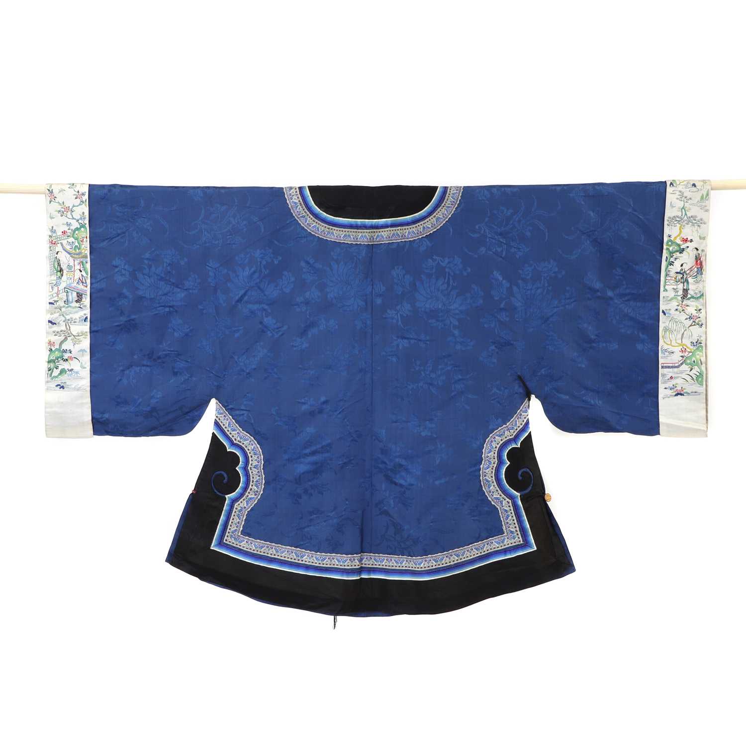 A Chinese embroidered lady's robe, - Image 2 of 9