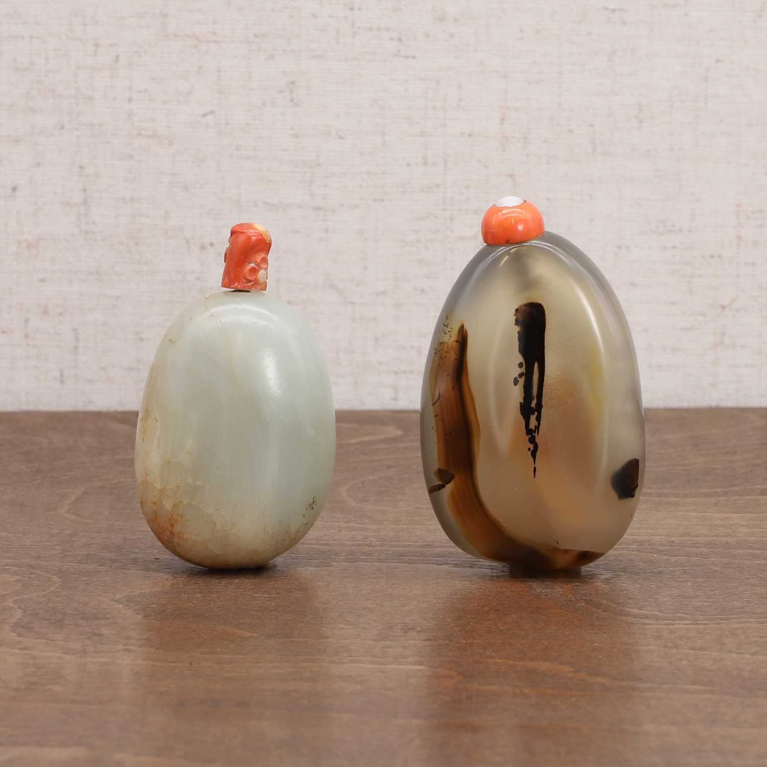 Two Chinese snuff bottles, - Image 3 of 6