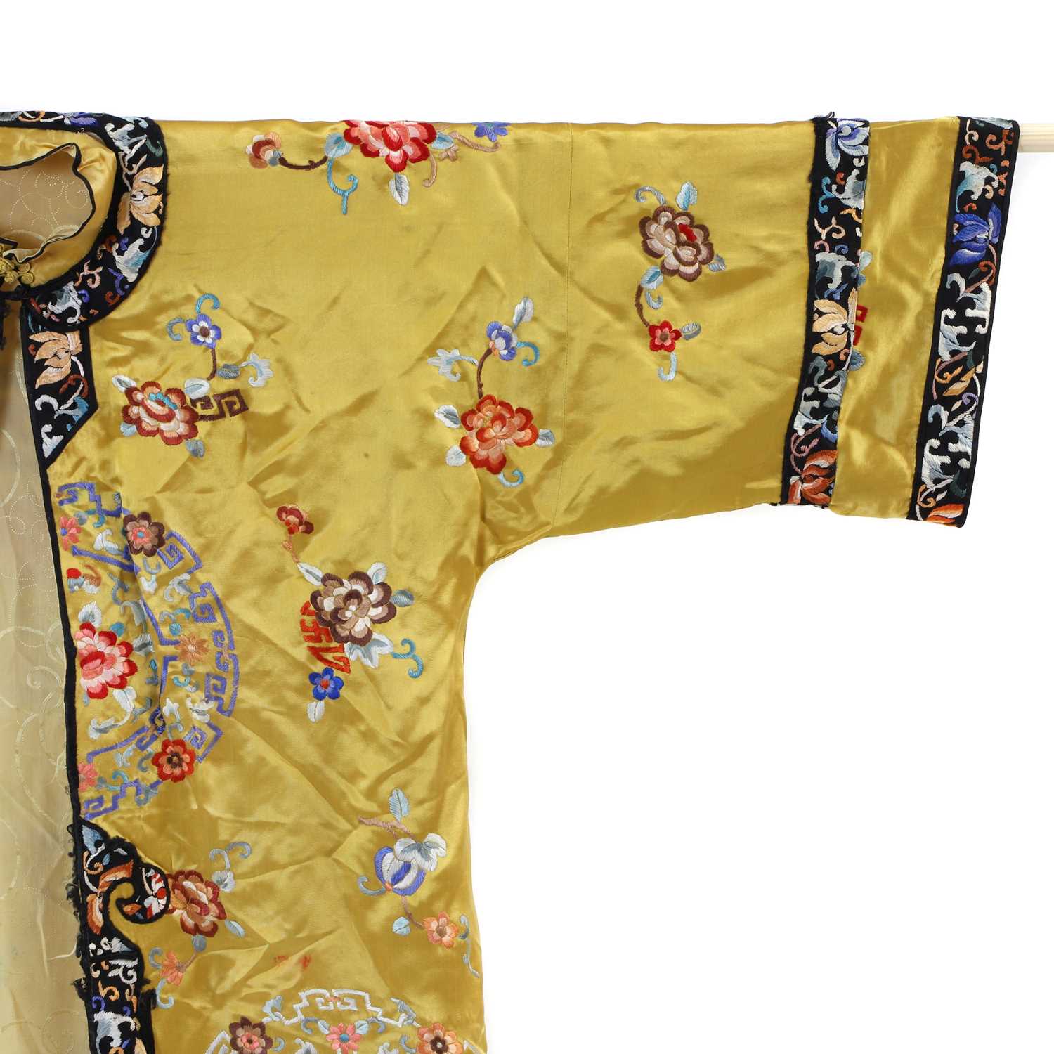 A Chinese embroidered lady's robe, - Image 3 of 12