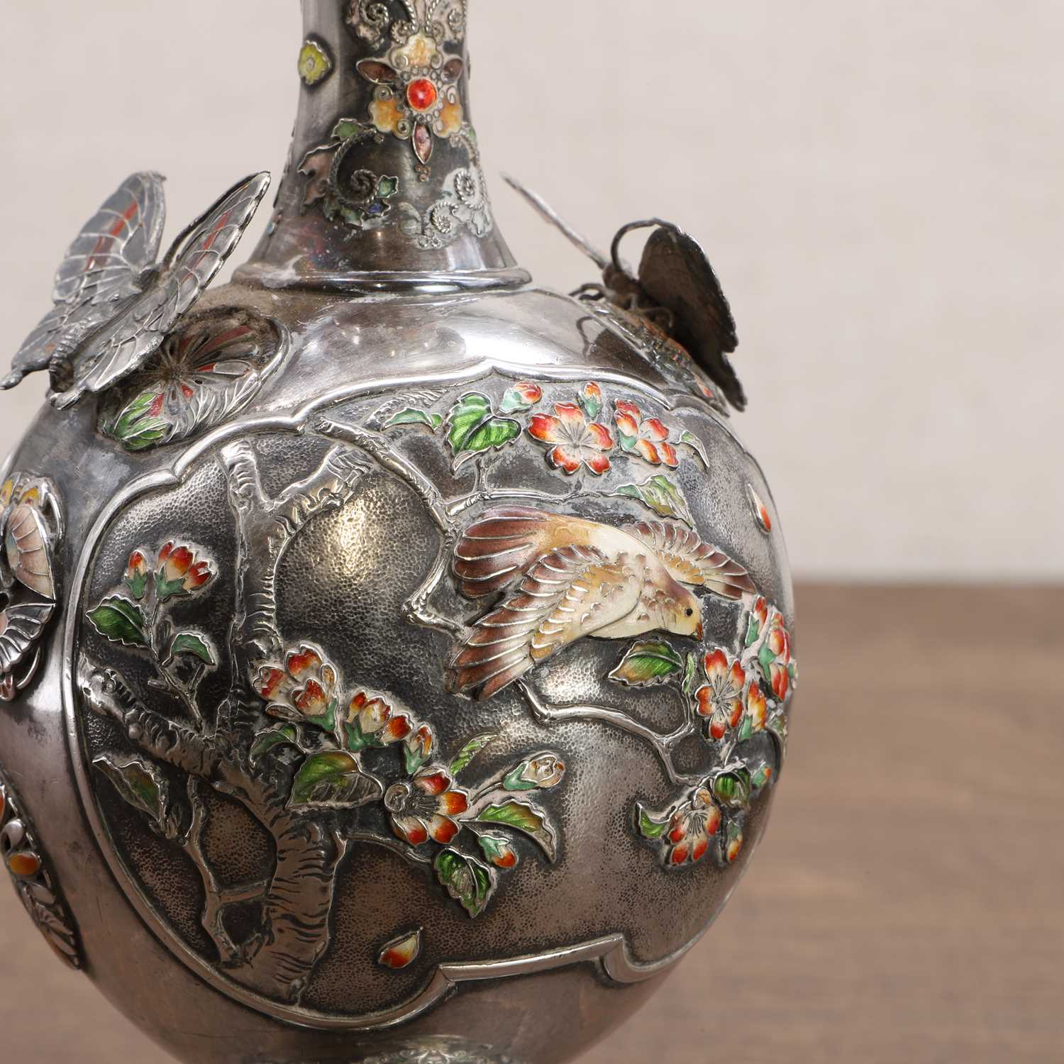 A Japanese inlaid-silver and cloisonné-enamelled vase, - Image 6 of 8