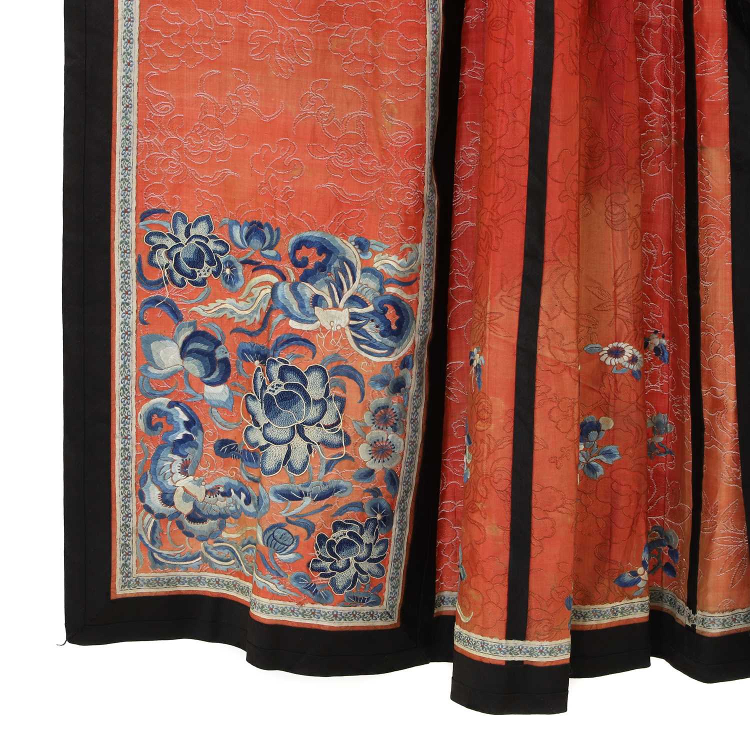 A Chinese embroidered skirt, - Image 3 of 6