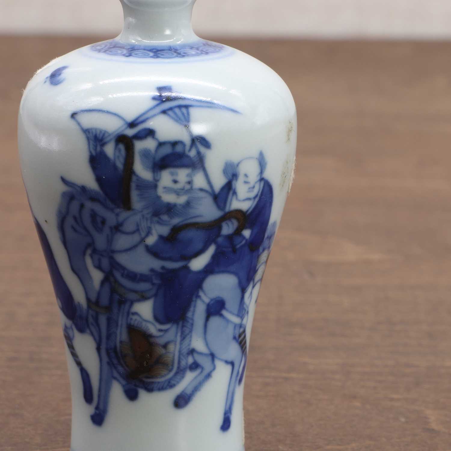 A Chinese copper-red and underglaze-blue snuff bottle, - Image 5 of 7