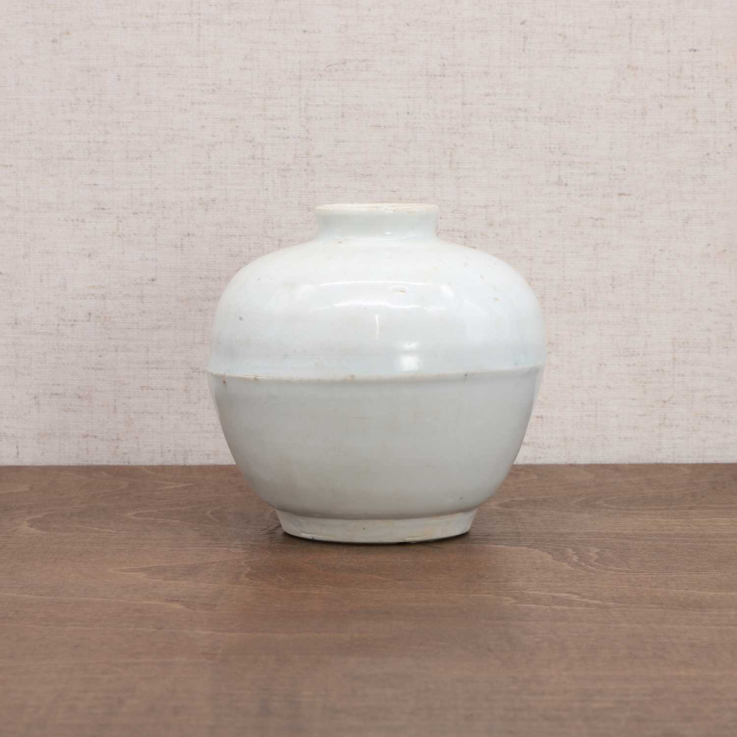 A Chinese qingbai-glazed jar, - Image 2 of 7