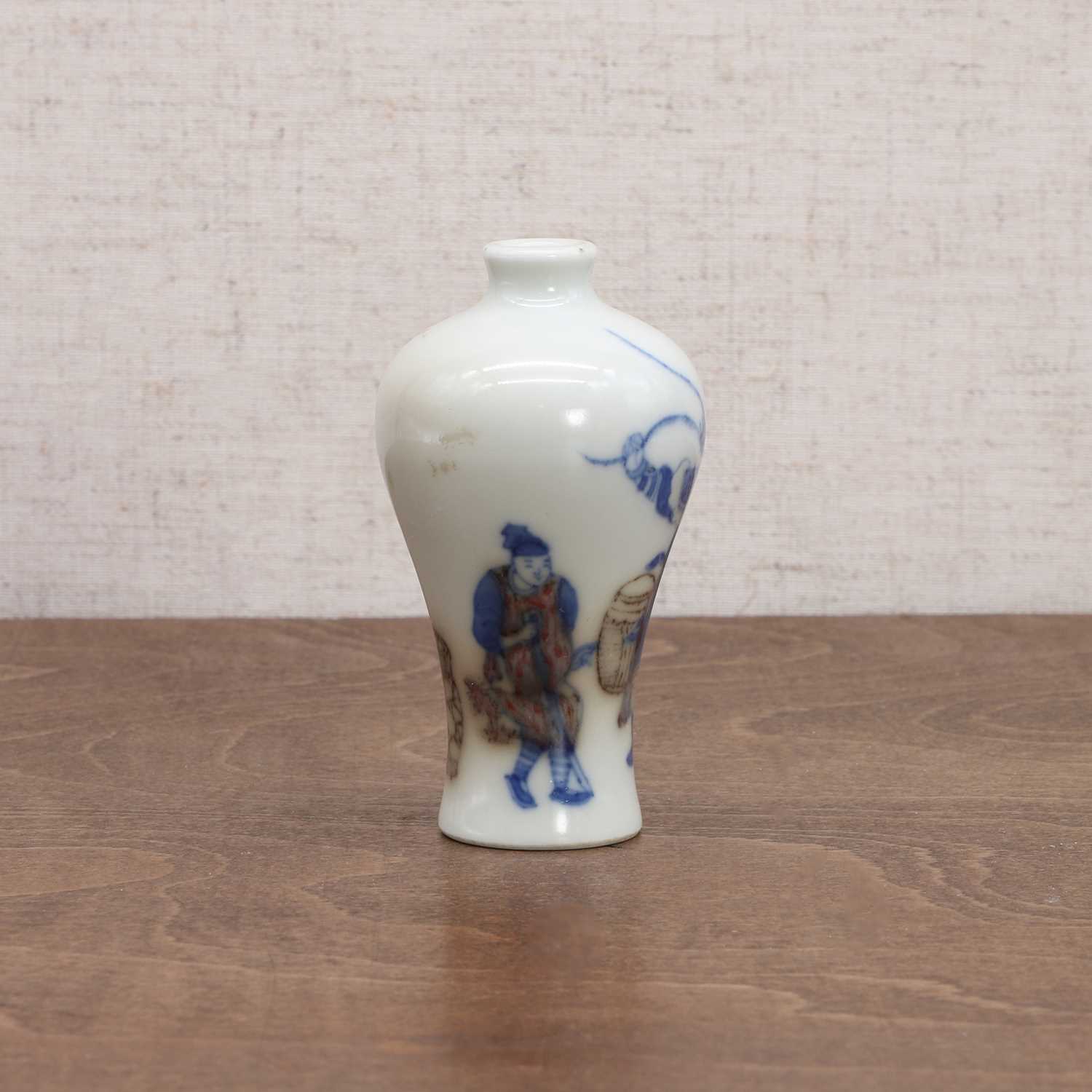 A Chinese copper-red and underglaze-blue snuff bottle, - Image 4 of 8