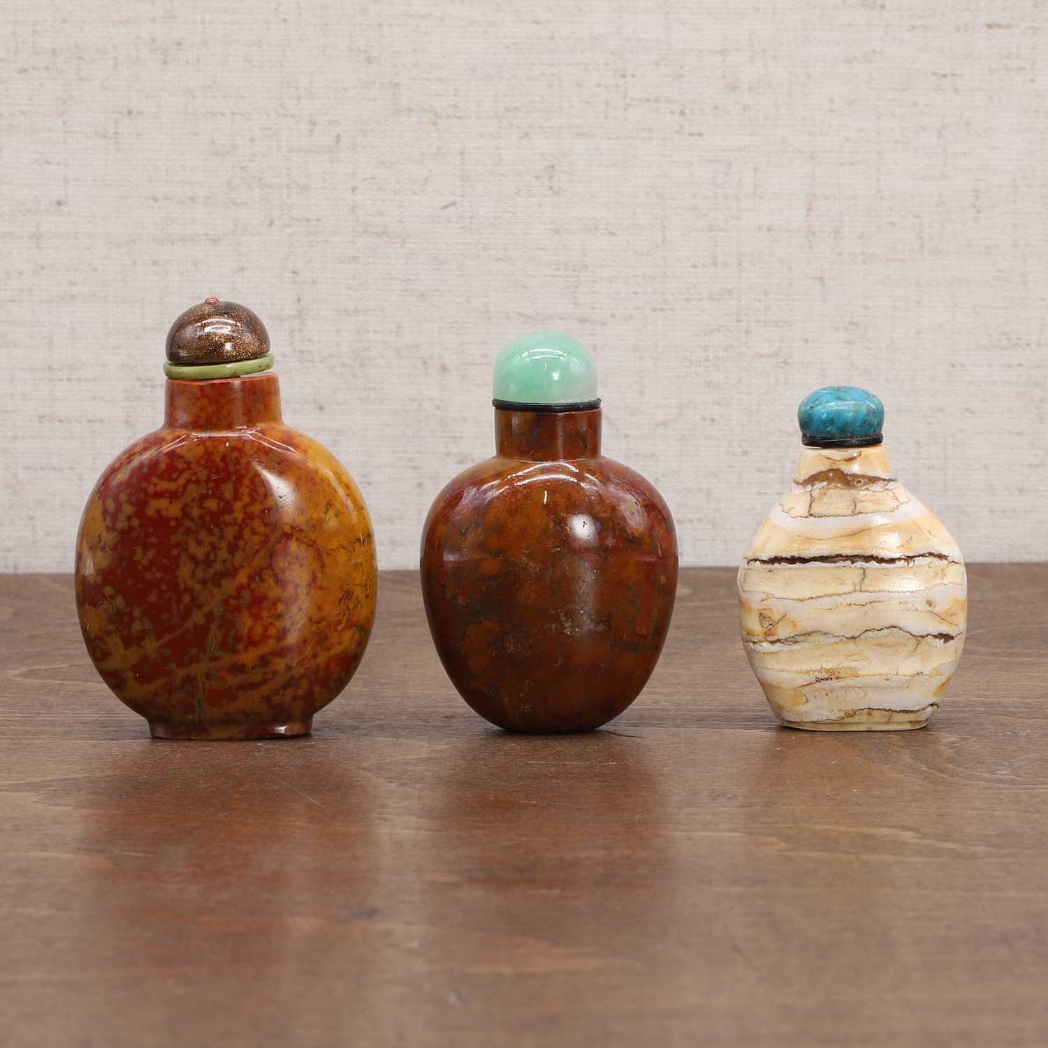 Three Chinese snuff bottles, - Image 3 of 7