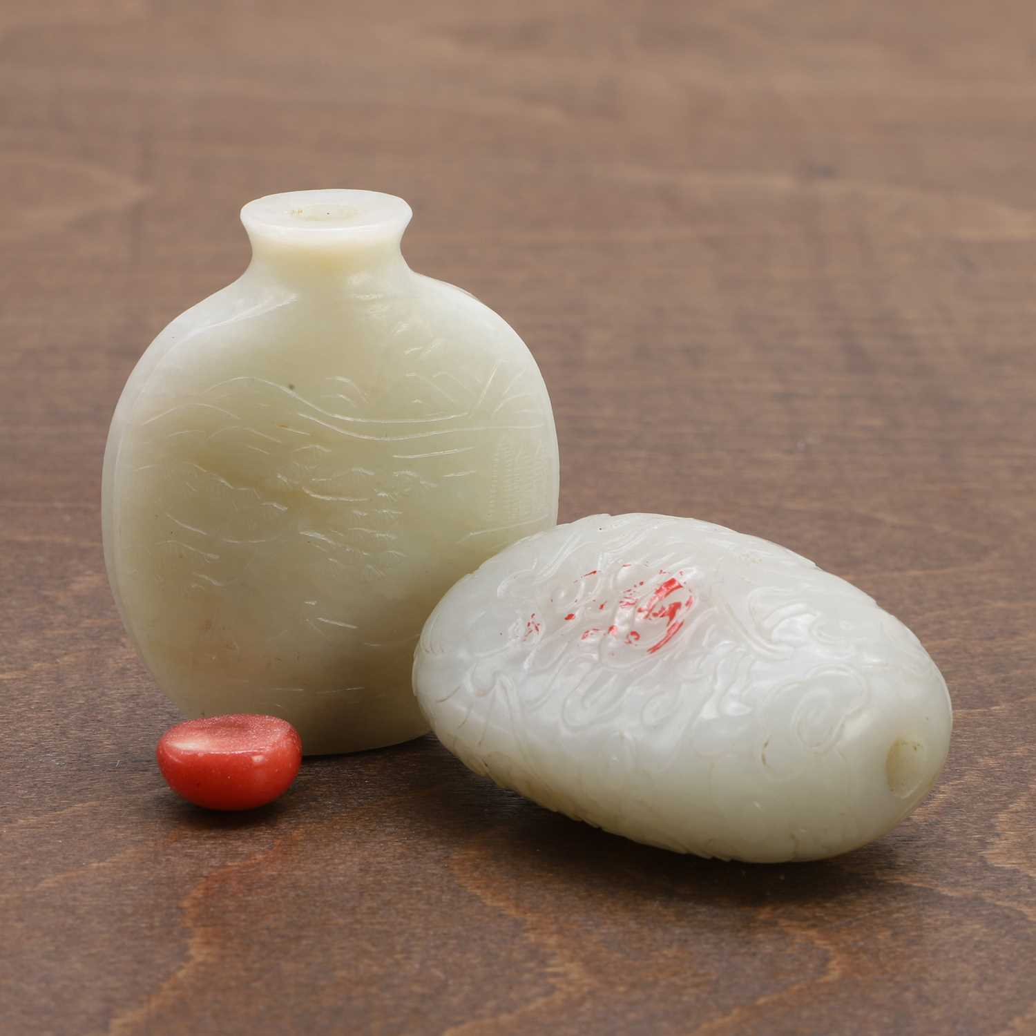 Two Chinese jade snuff bottles, - Image 6 of 7