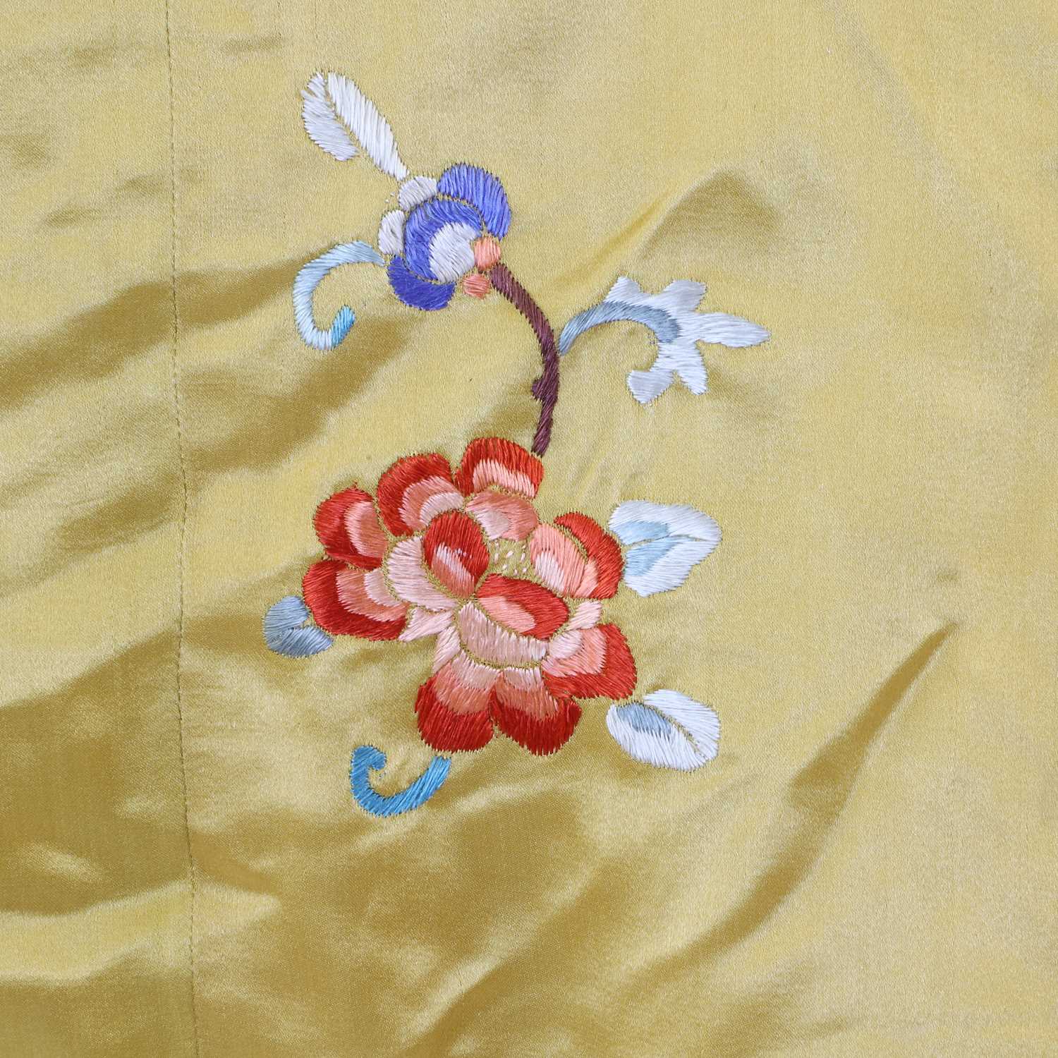 A Chinese embroidered lady's robe, - Image 12 of 12