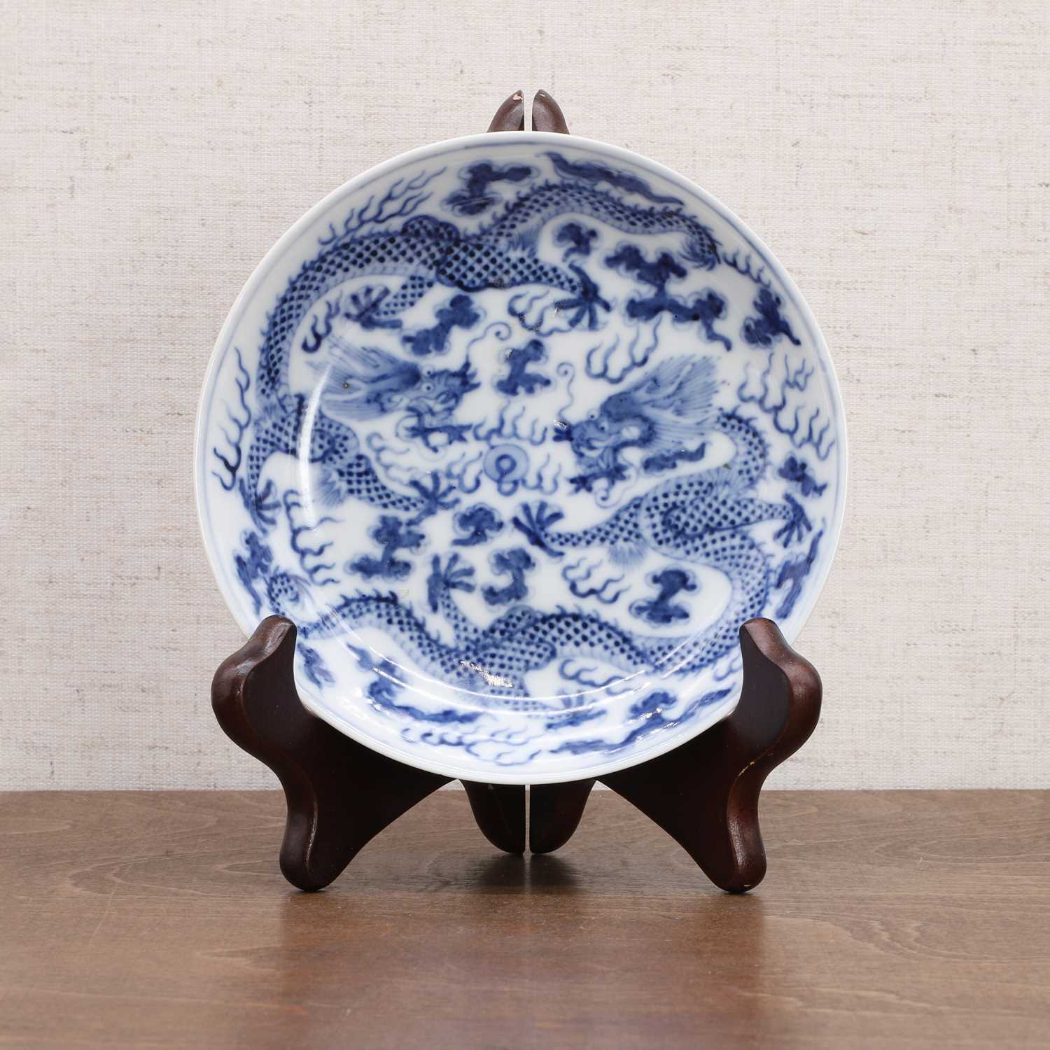A pair of Chinese blue and white saucers, - Image 4 of 8
