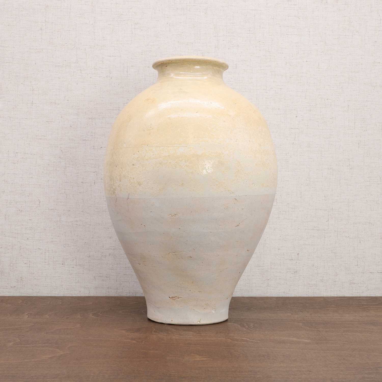 A Chinese Gongyi ware white-glazed jar, - Image 2 of 7