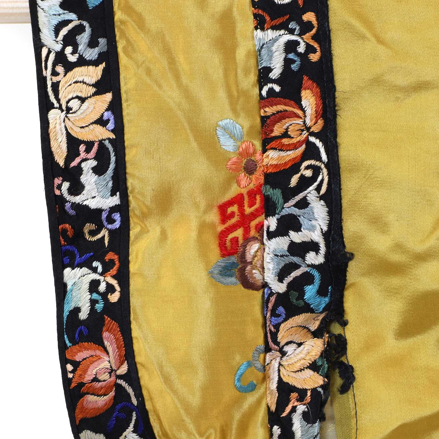 A Chinese embroidered lady's robe, - Image 5 of 12