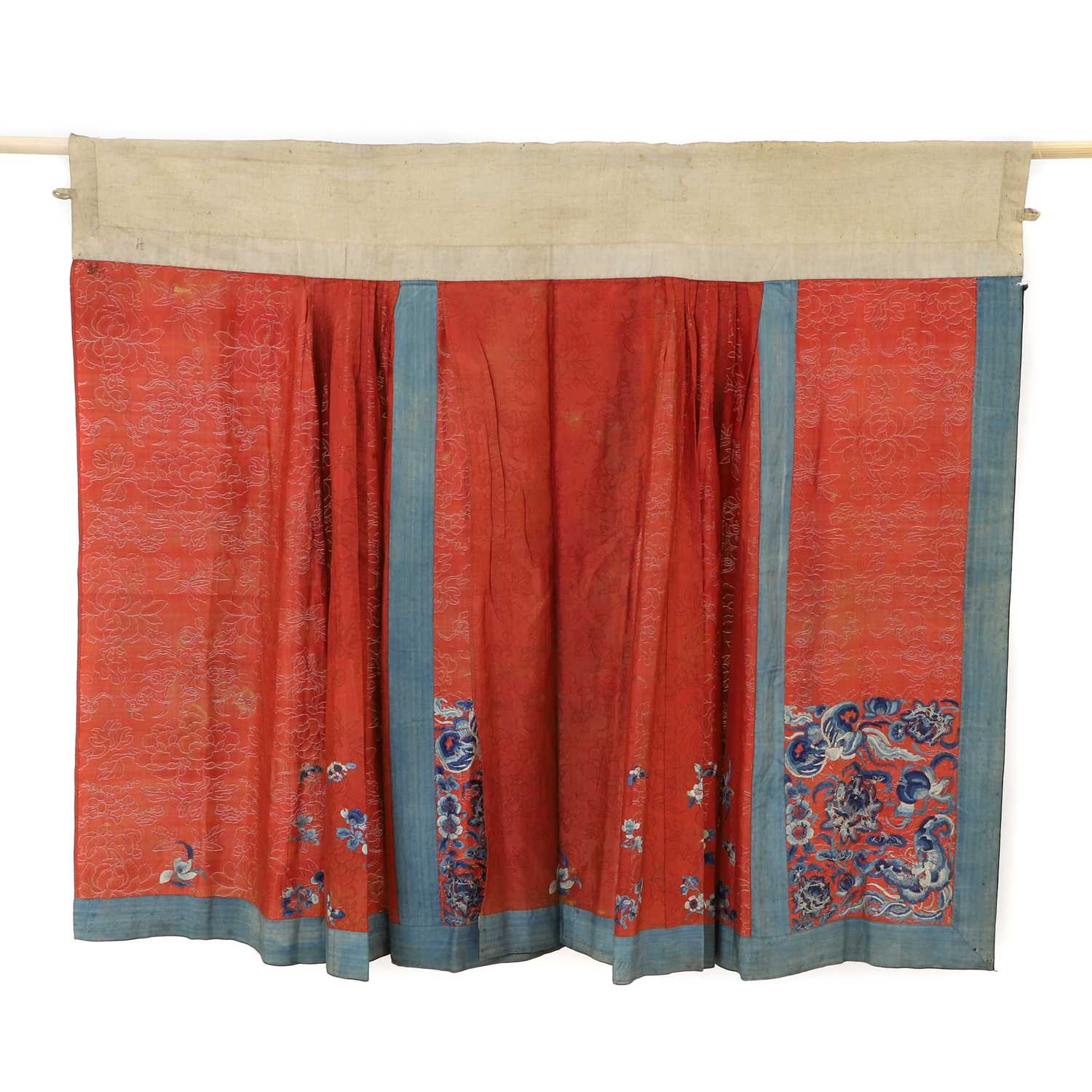 A Chinese embroidered skirt, - Image 2 of 6