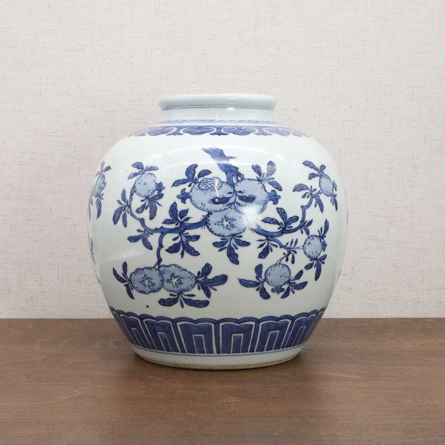 A Chinese blue and white jar, - Image 3 of 8