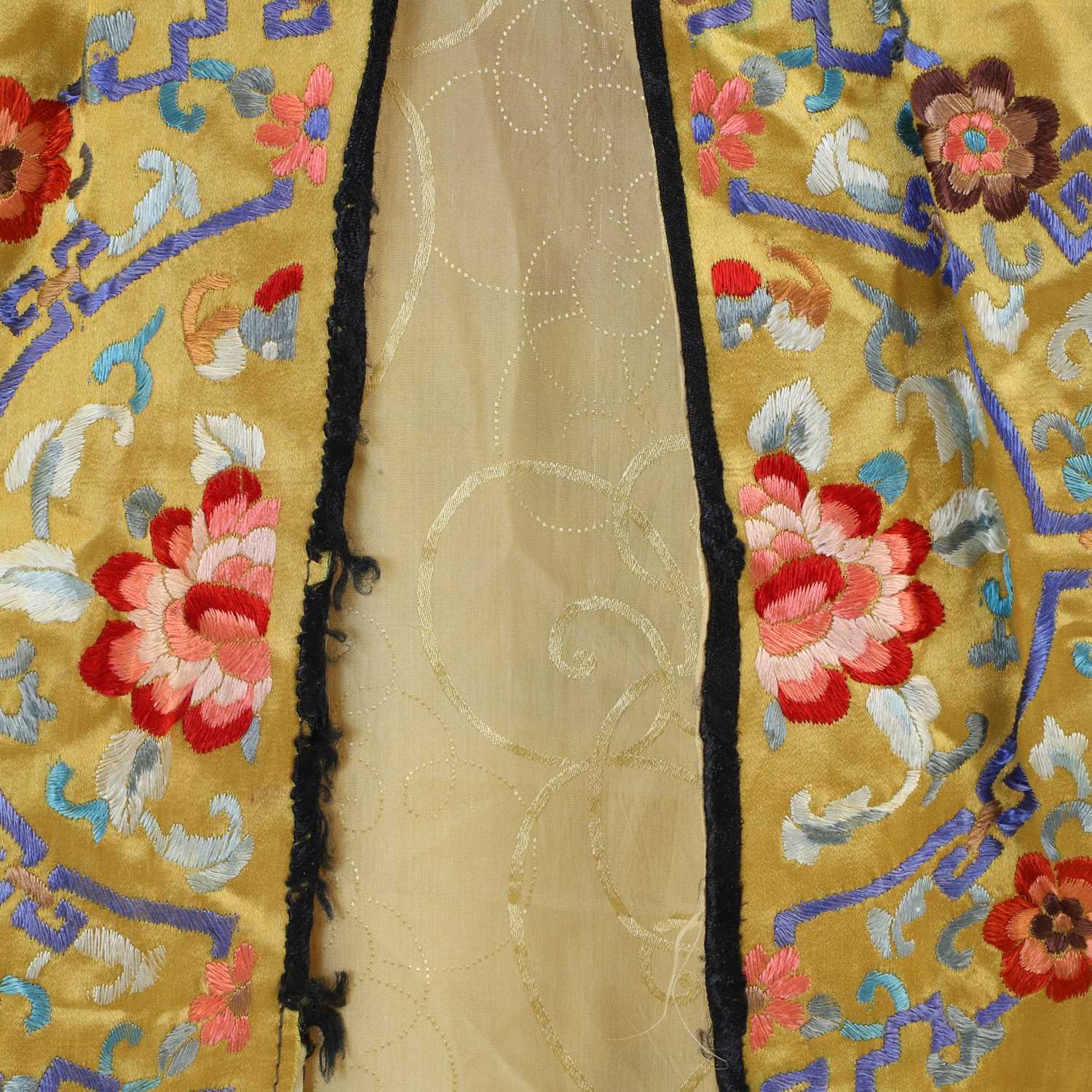 A Chinese embroidered lady's robe, - Image 7 of 12