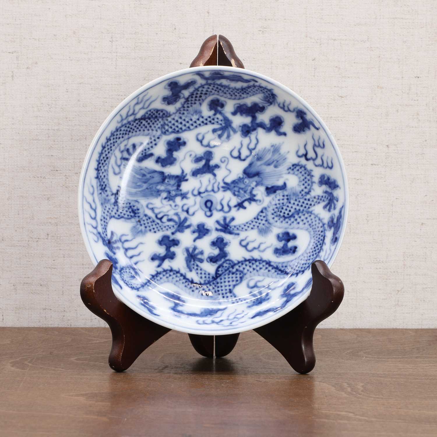A pair of Chinese blue and white saucers, - Image 2 of 8