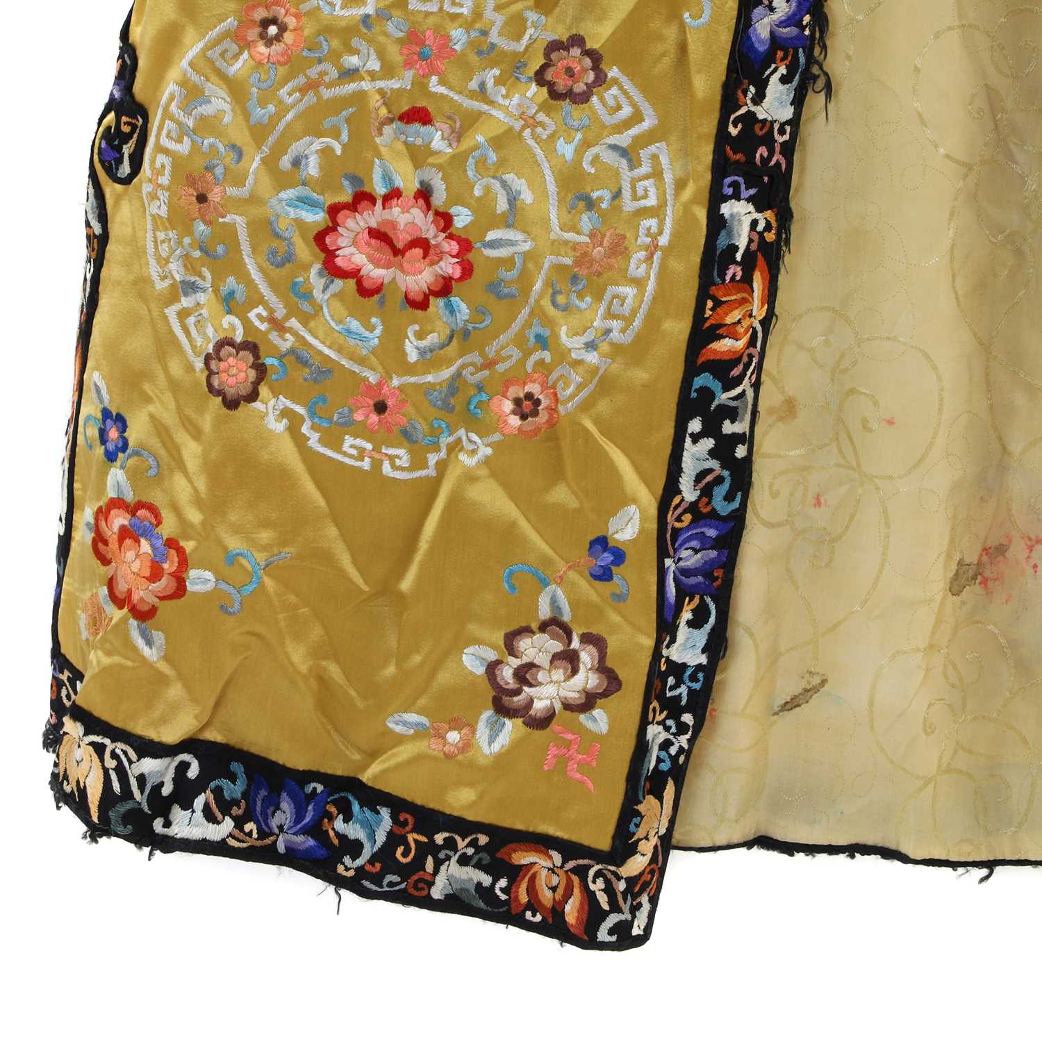 A Chinese embroidered lady's robe, - Image 9 of 12