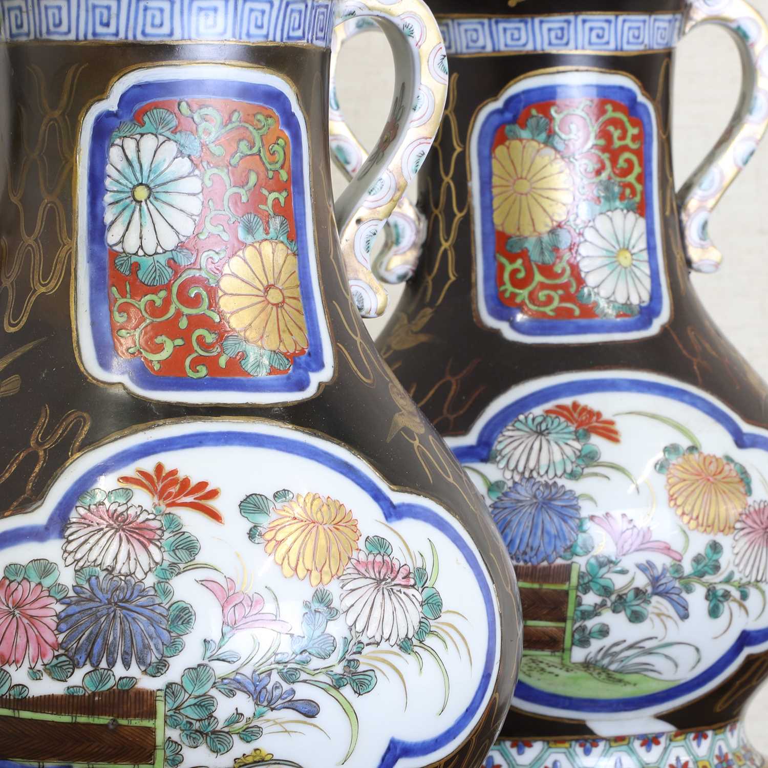 A pair of Japanese Imari vases, - Image 9 of 11