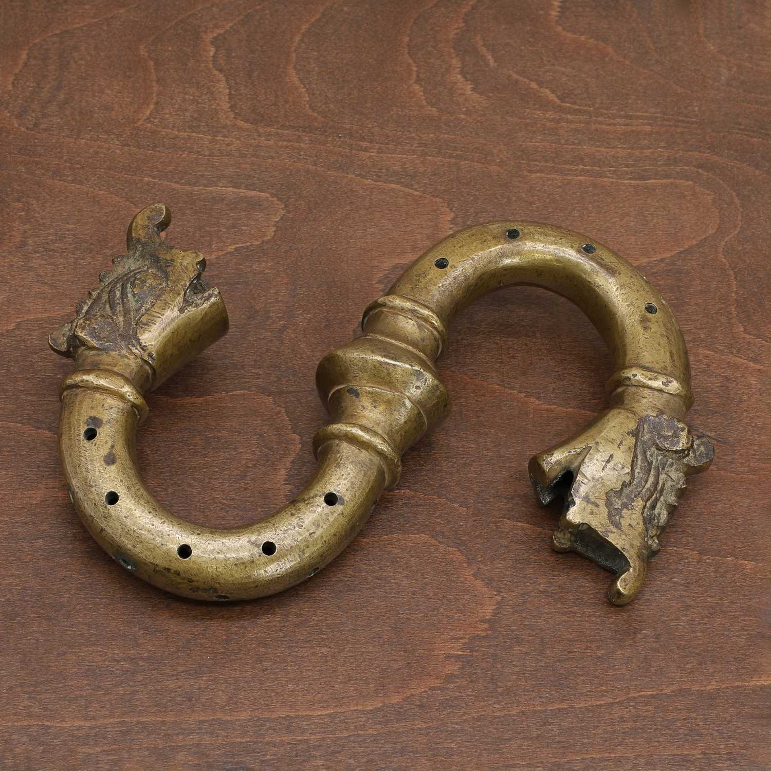 A Mughal brass door knocker, - Image 6 of 7