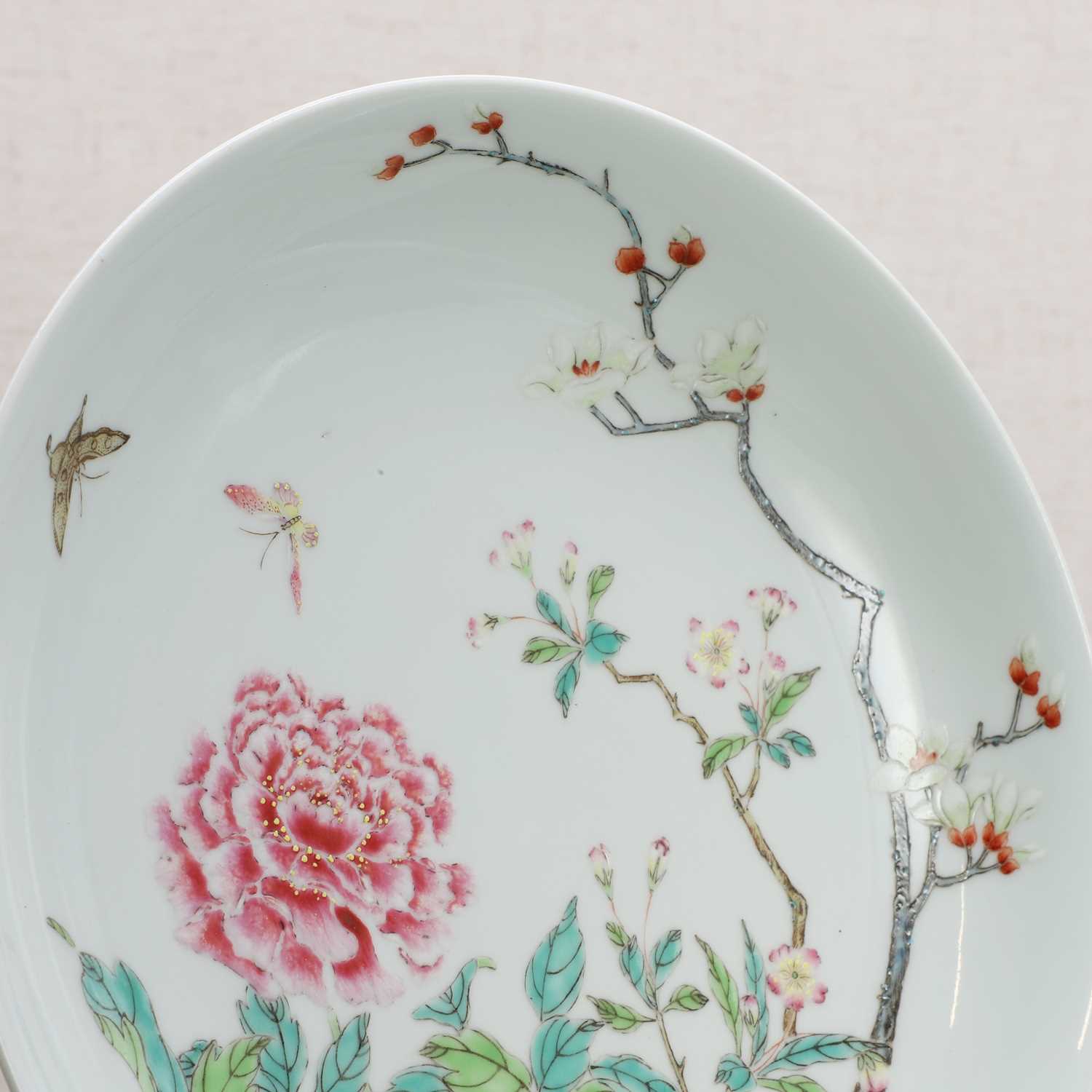 A Chinese famille rose dish, - Image 4 of 5