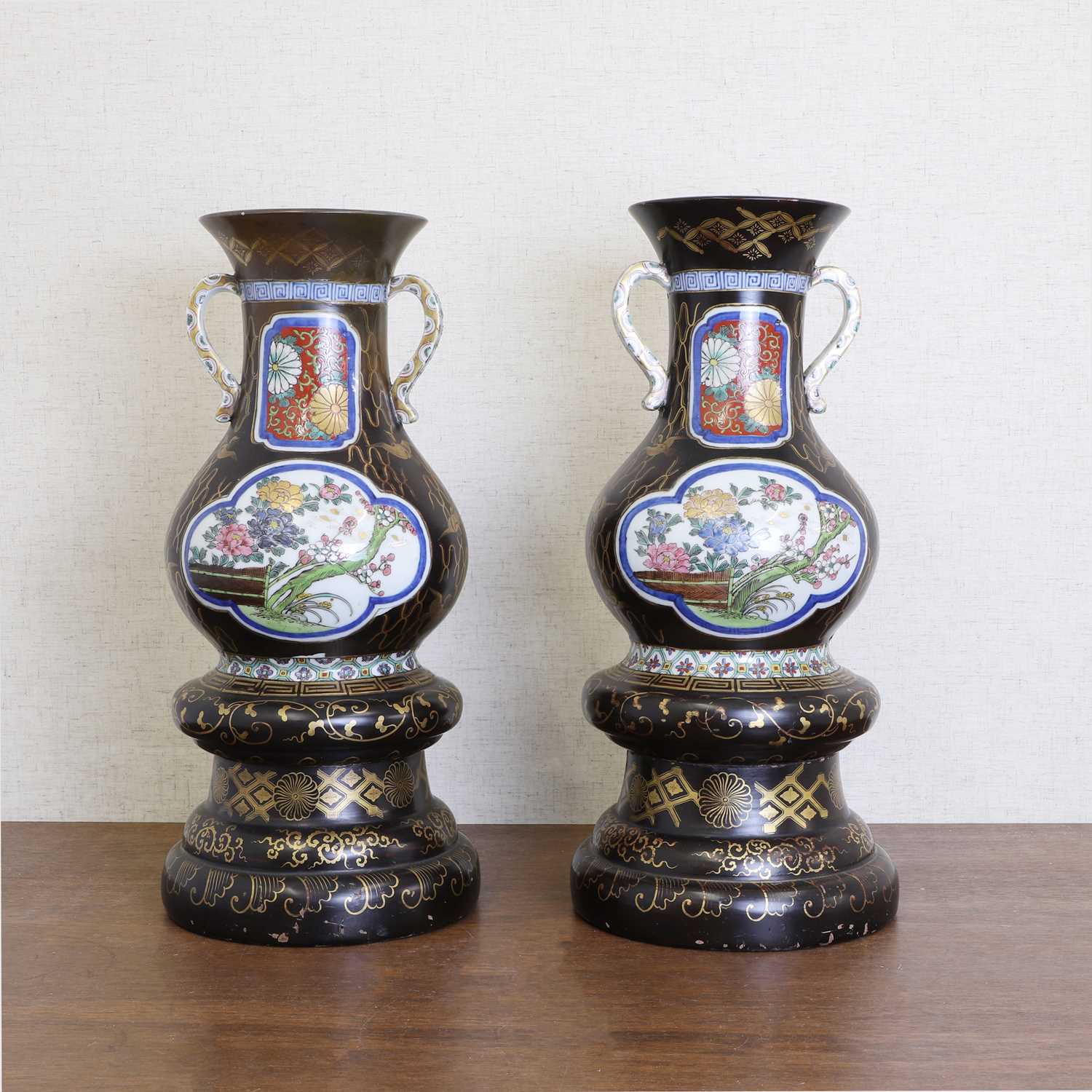 A pair of Japanese Imari vases, - Image 3 of 11