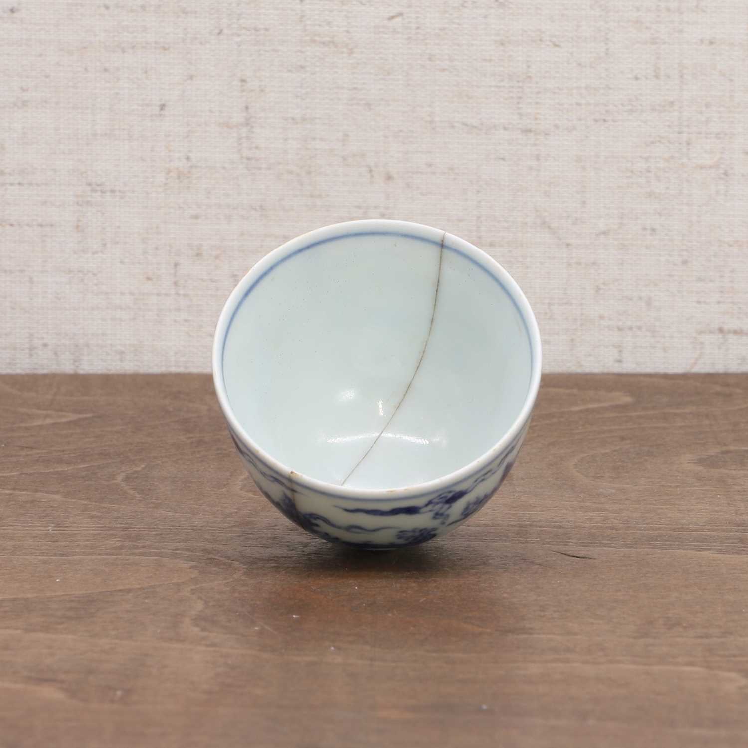 A Chinese blue and white cup, - Image 8 of 8