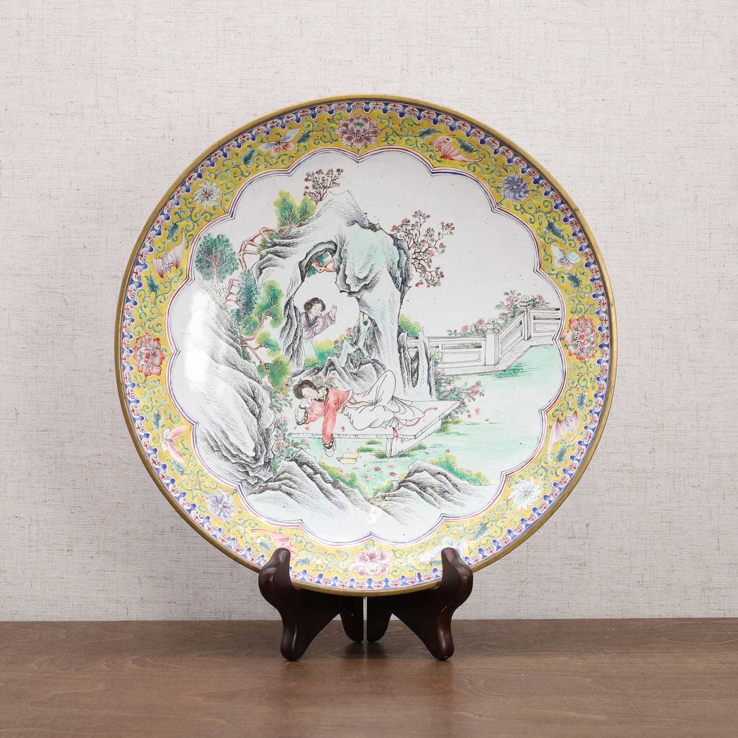 A Chinese Canton painted enamel plate，