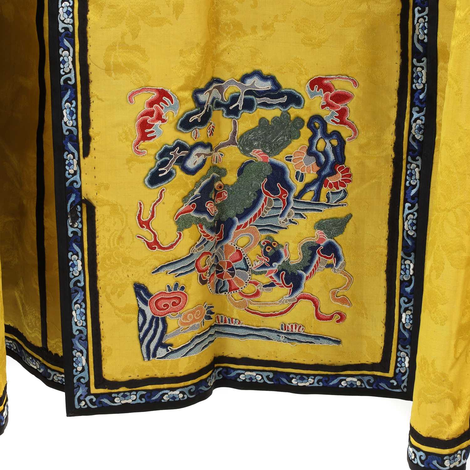 A Chinese embroidered skirt, - Image 4 of 5