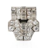 A French Art Deco diamond single clip brooch,