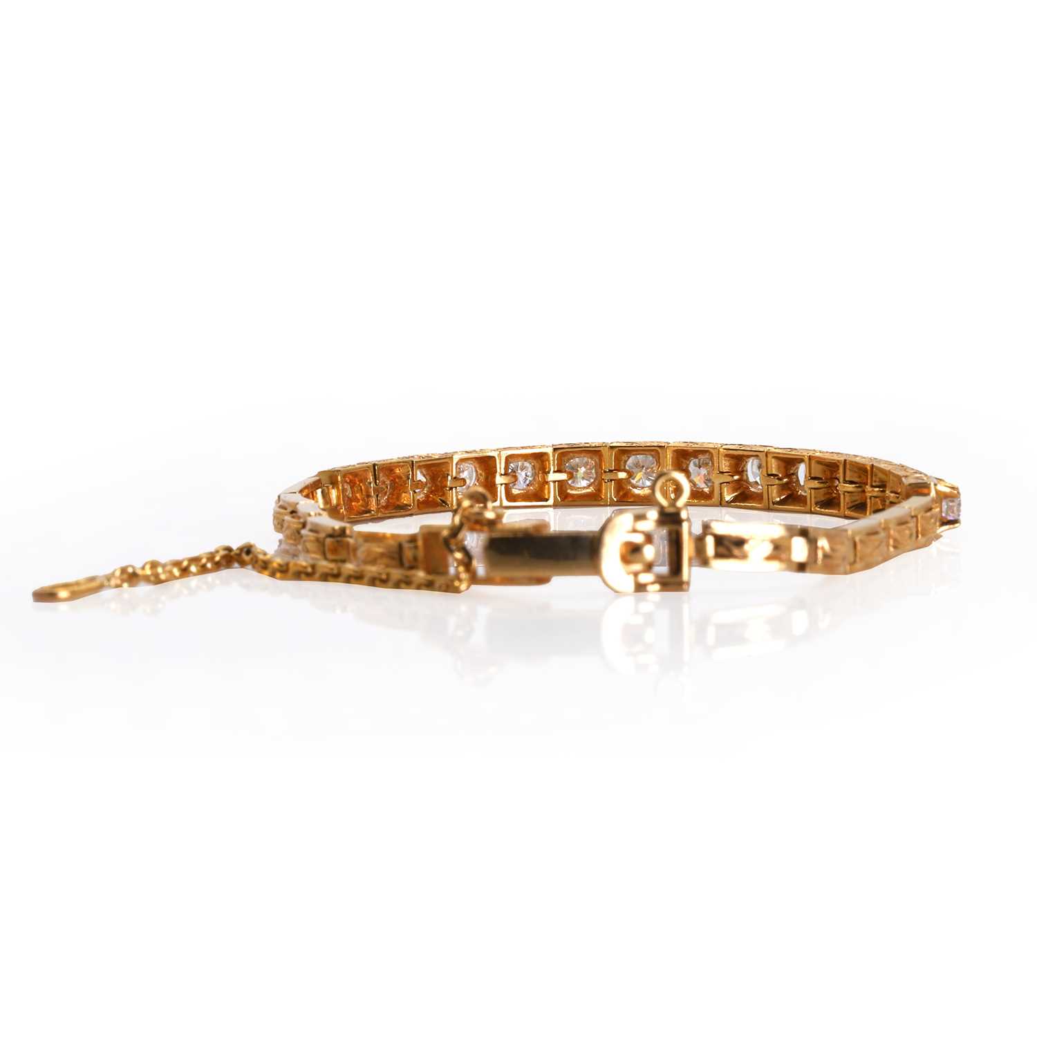 A single row diamond bracelet, - Image 4 of 4