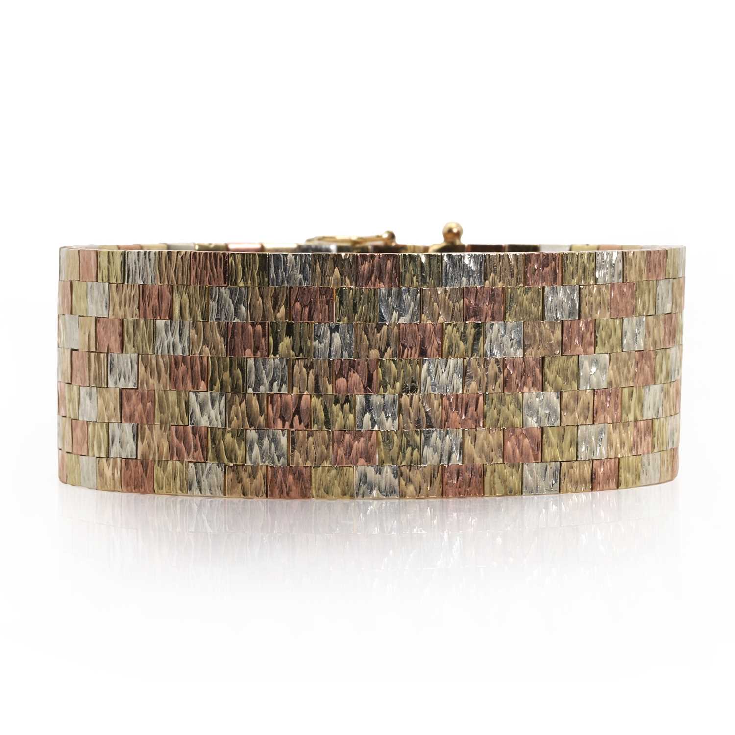 A 9ct tricoloured gold bracelet, - Image 3 of 3