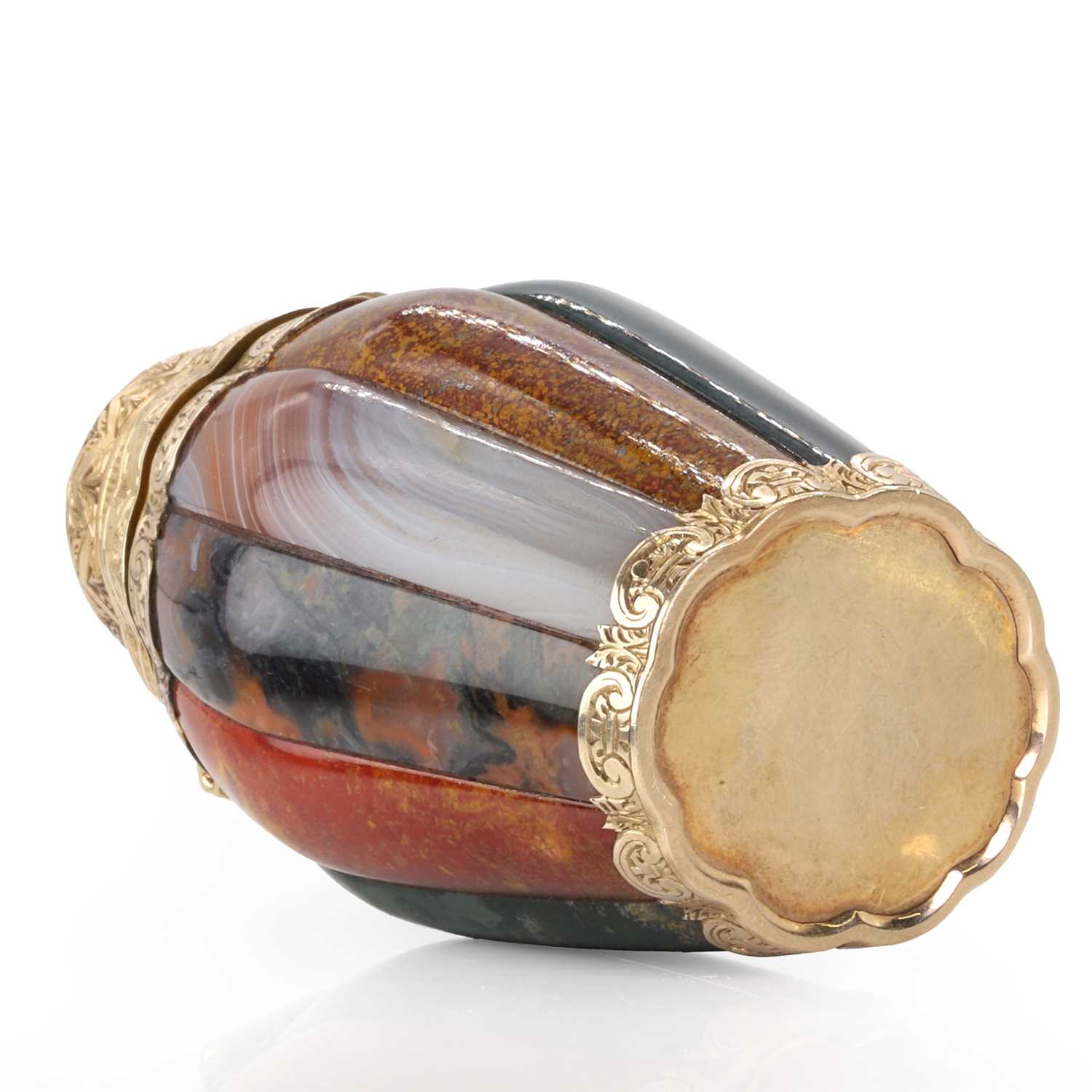 A Scottish Victorian gold mounted agate vinaigrette, c.1850, - Image 2 of 17