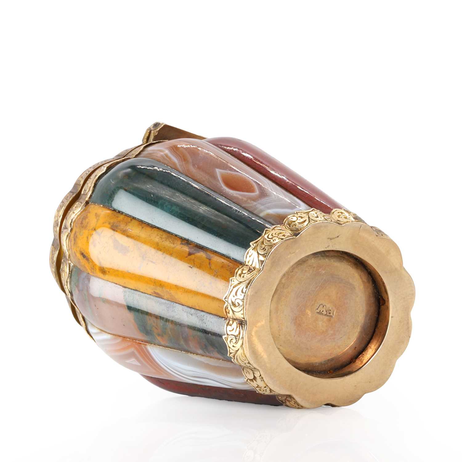 A Scottish Victorian gold mounted agate vinaigrette, c.1850, - Image 3 of 12