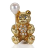 An 18ct gold cultured pearl, sapphire and diamond teddy bear brooch,