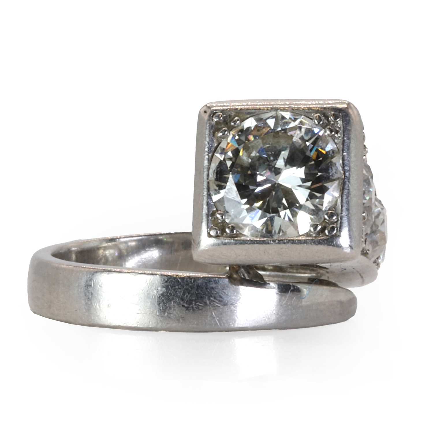 A Continental platinum diamond ring, - Image 4 of 5