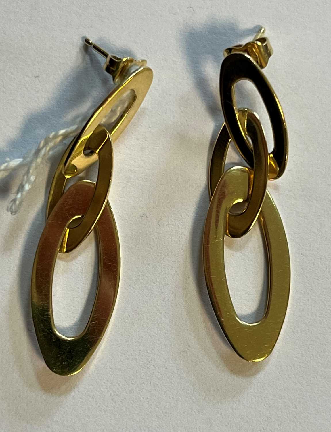 A pair of 18ct gold 'Chic & Shine' drop earrings, by Roberto Coin, - Bild 4 aus 5