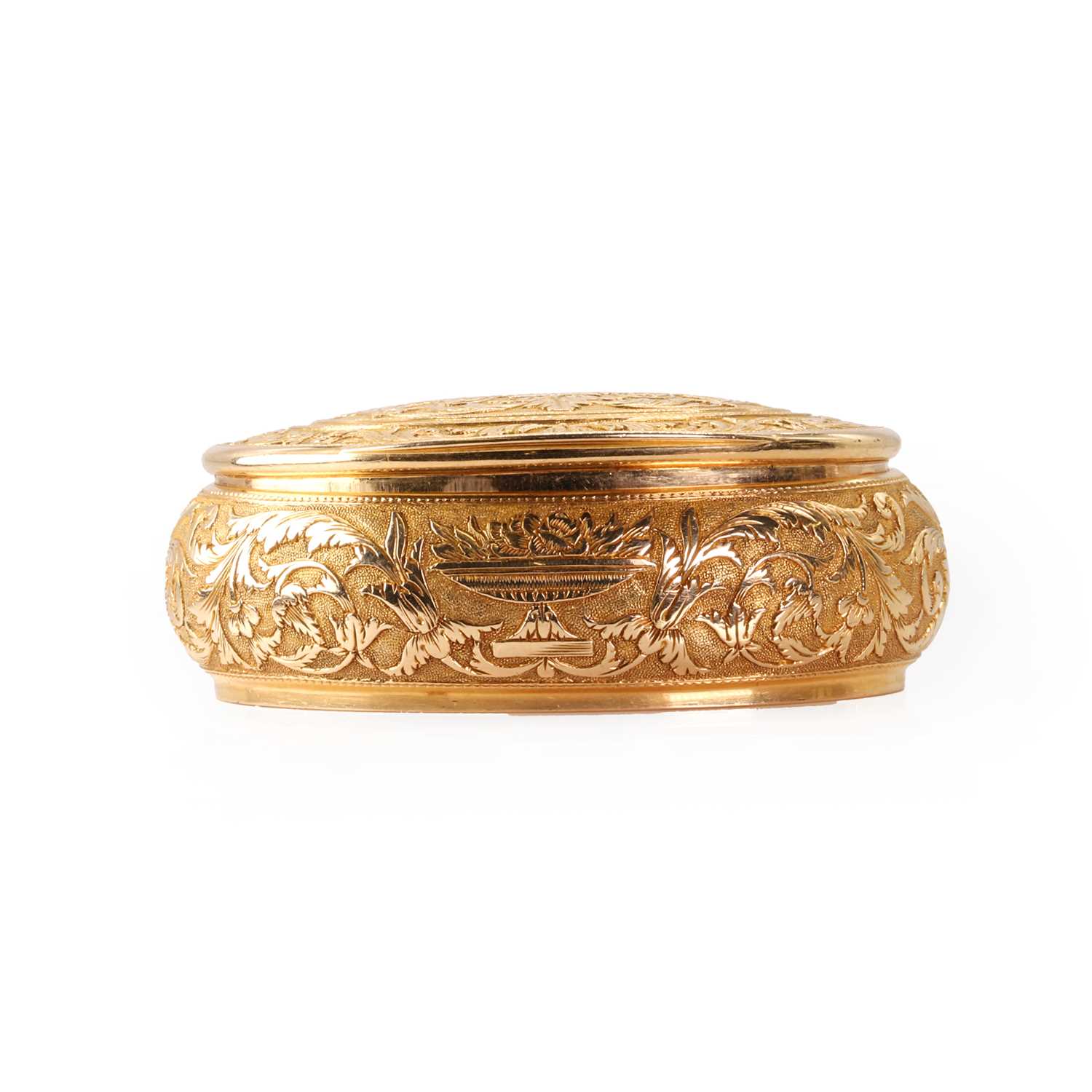 A French gold oval snuffbox, - Image 2 of 7
