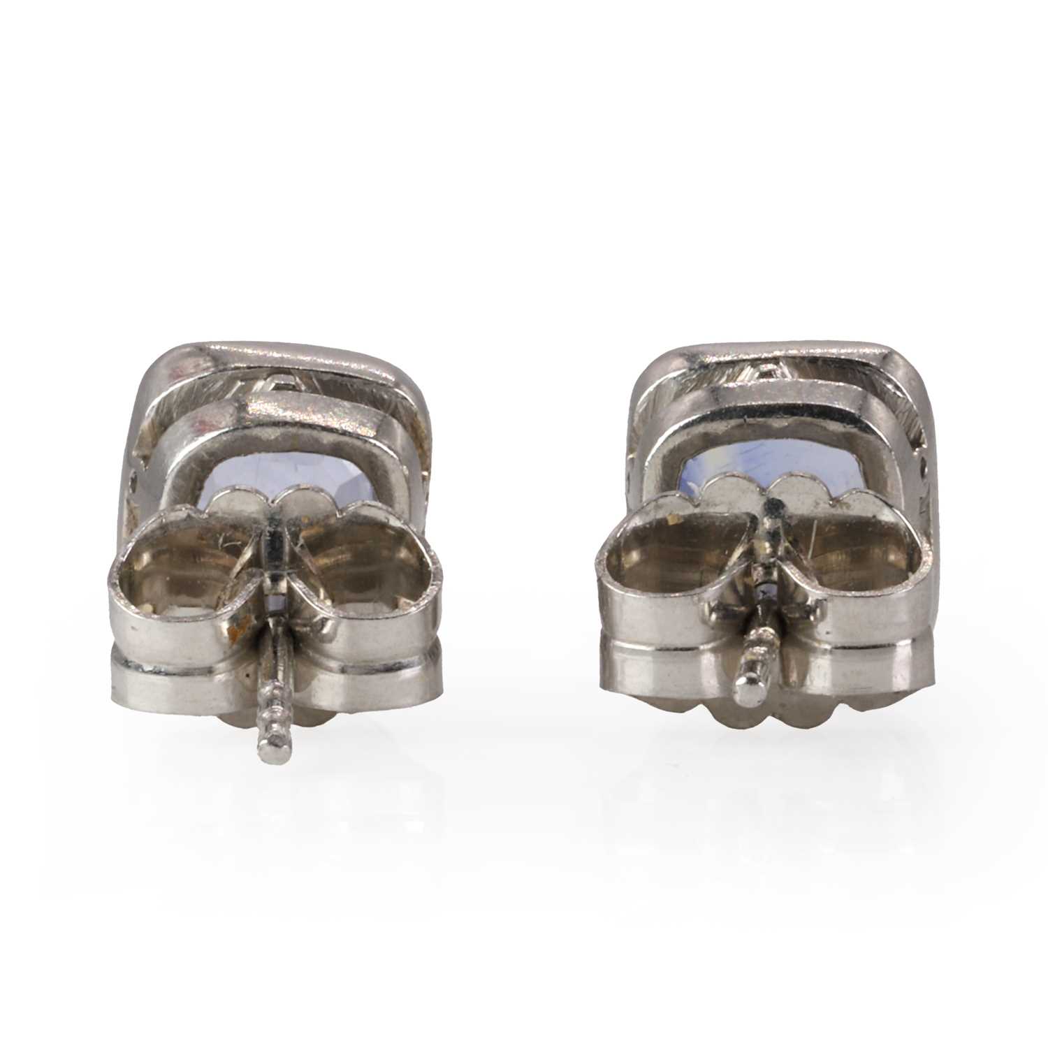A pair of single stone cornflower blue sapphire stud earrings, - Image 3 of 7