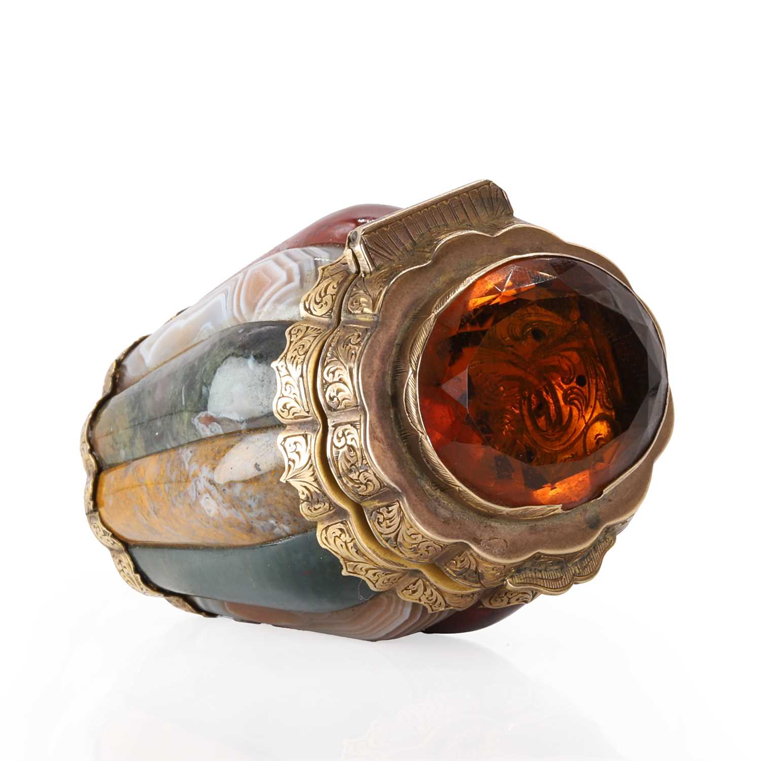 A Scottish Victorian gold mounted agate vinaigrette, c.1850, - Image 4 of 12