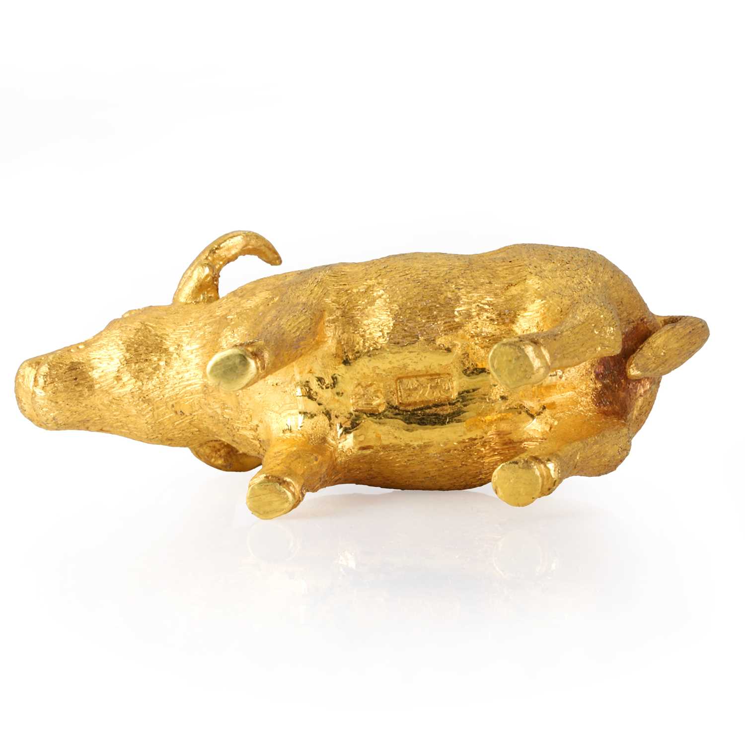 A gold ox ornament, - Bild 2 aus 3
